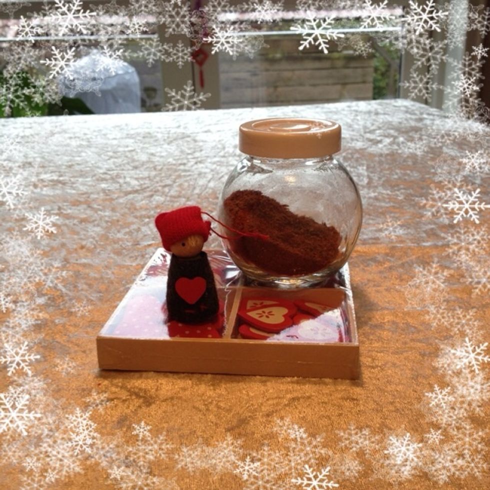 December 23rd: Some small wooden hearts for last minute decoration and home made Ras el Hanout (Moroccan Spice mix) to turn to right after Christmas when your tastebuds need new tastes and flavours