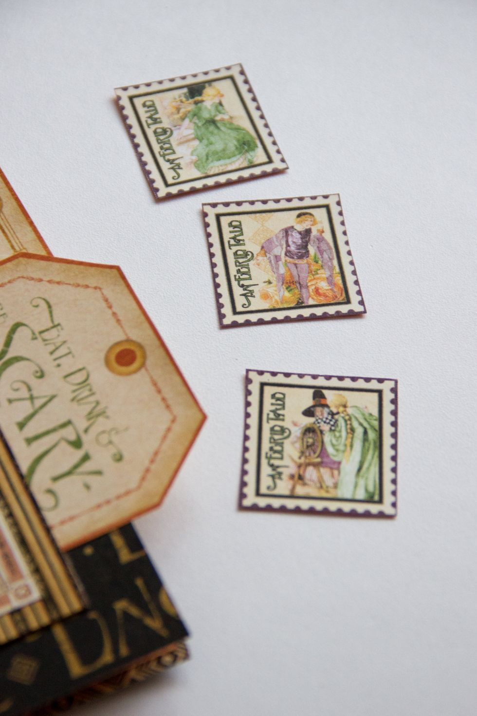 Decor a card with a cutting details!