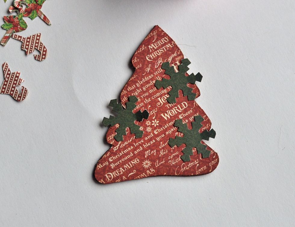 Decorate the New Year Tree