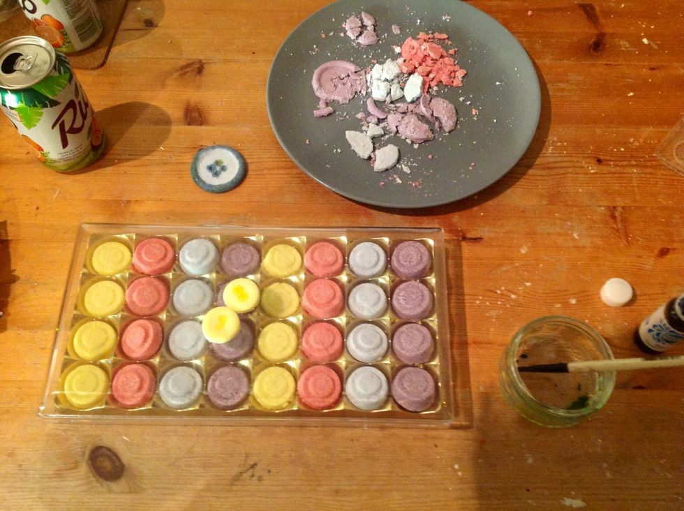 Decorate your bath bombs how you like and display them how you like, I find the more expensive boxes of chocolates make great moulds and storage for bath bombs :) then just chuck in the bath