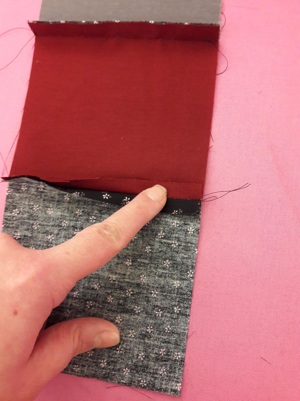 Dela s\u00f6msm\u00e5nen med fingret.