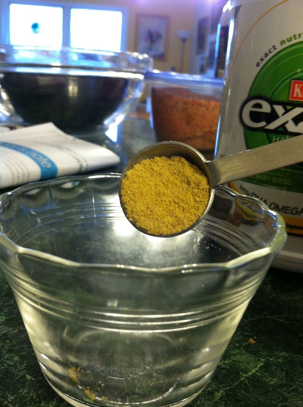 Depending on the age/size of your bird, you will use more or less of the formula. This is how much we roughly make for Herbert at 3/4 days.