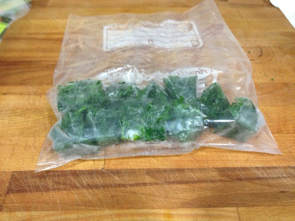Despu\u00e9s meto cada hierba en una bolsa para congelador que cierre herm\u00e9ticamente.