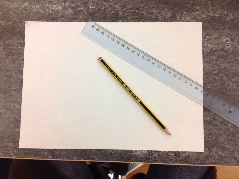 Det beh\u00f6ver penna, linjal och papper. You need a pen, ruler and a paper.