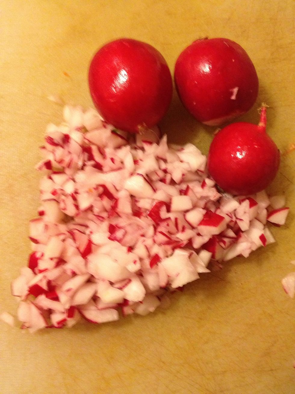 Dice 3 radishes