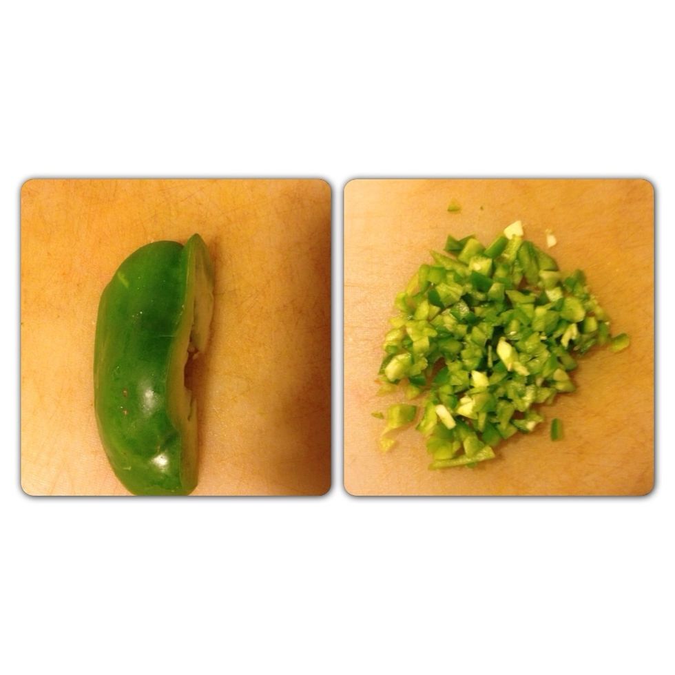 Dice green pepper