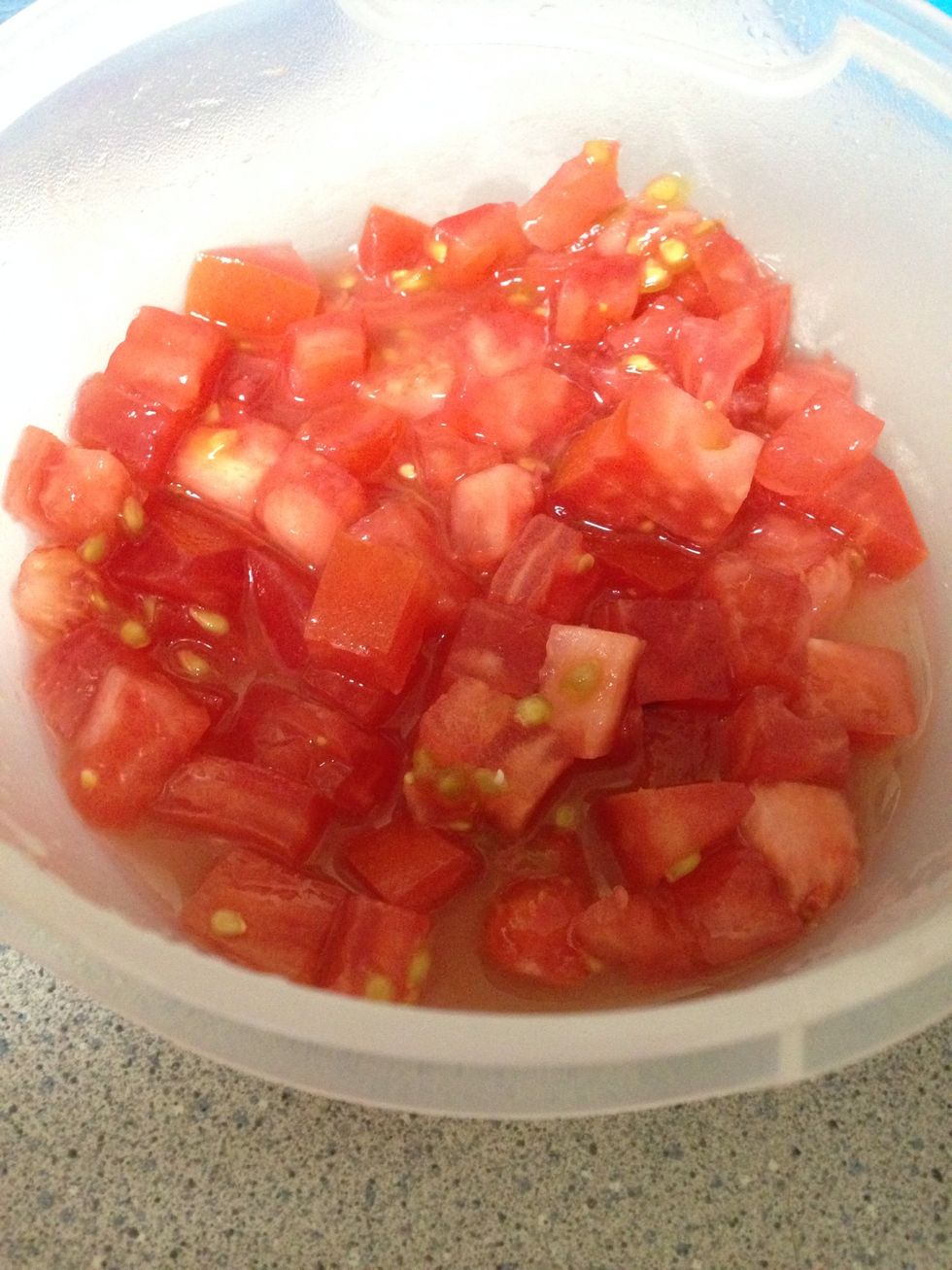dice some tomatoes up