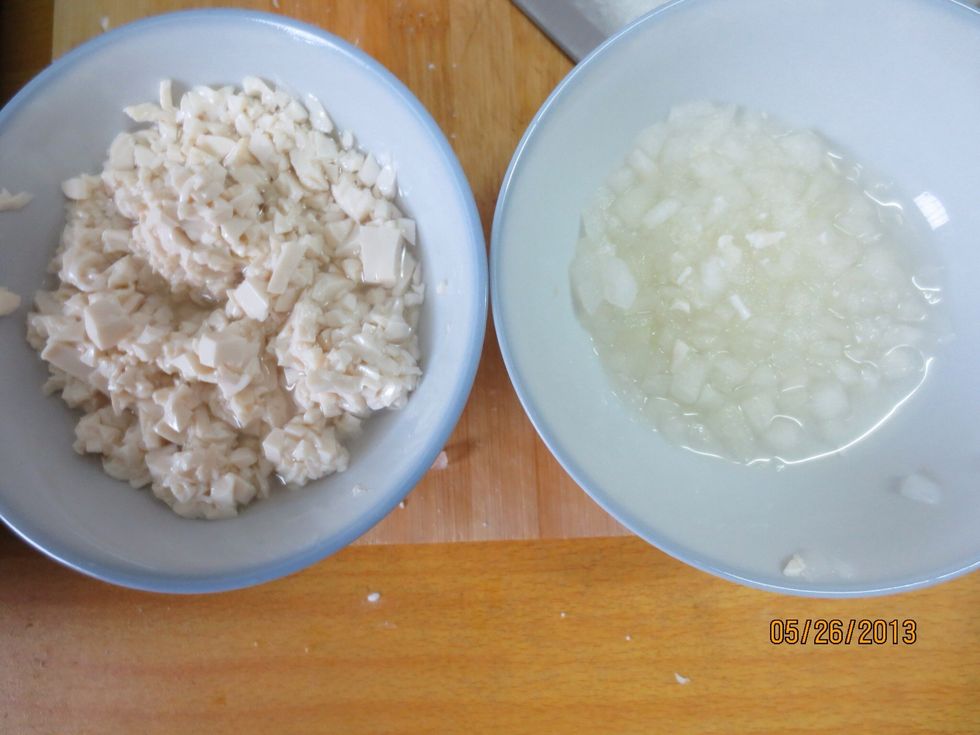 Dice the tofu and the winter melon. Soak the winter melon in water