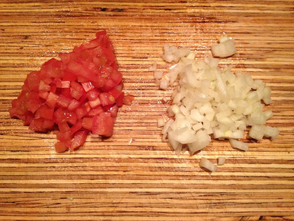 Dice tomato and onion 1/2 per tin