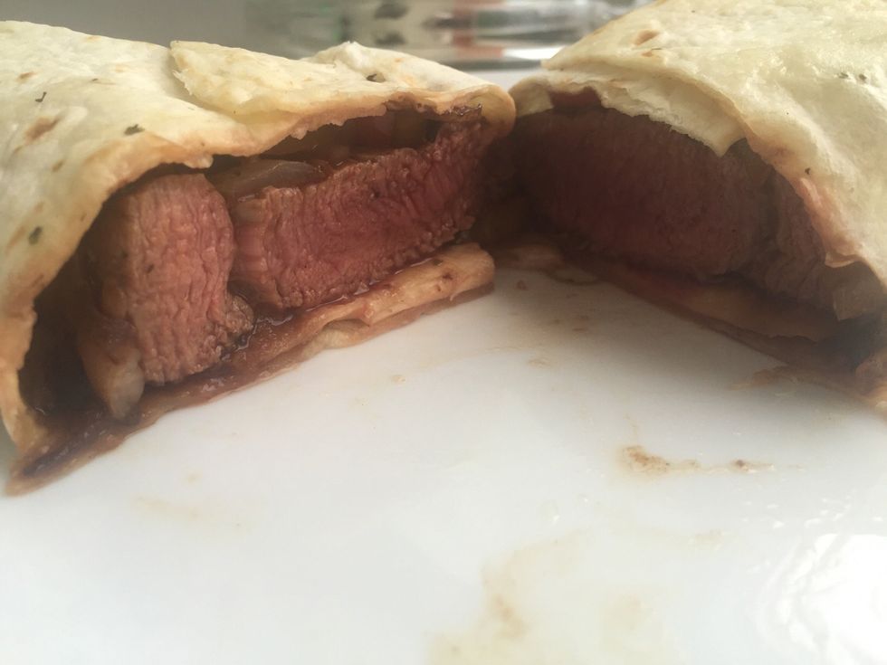 Did cover it with the pita and cut right in the middle again \ud83d\udc89