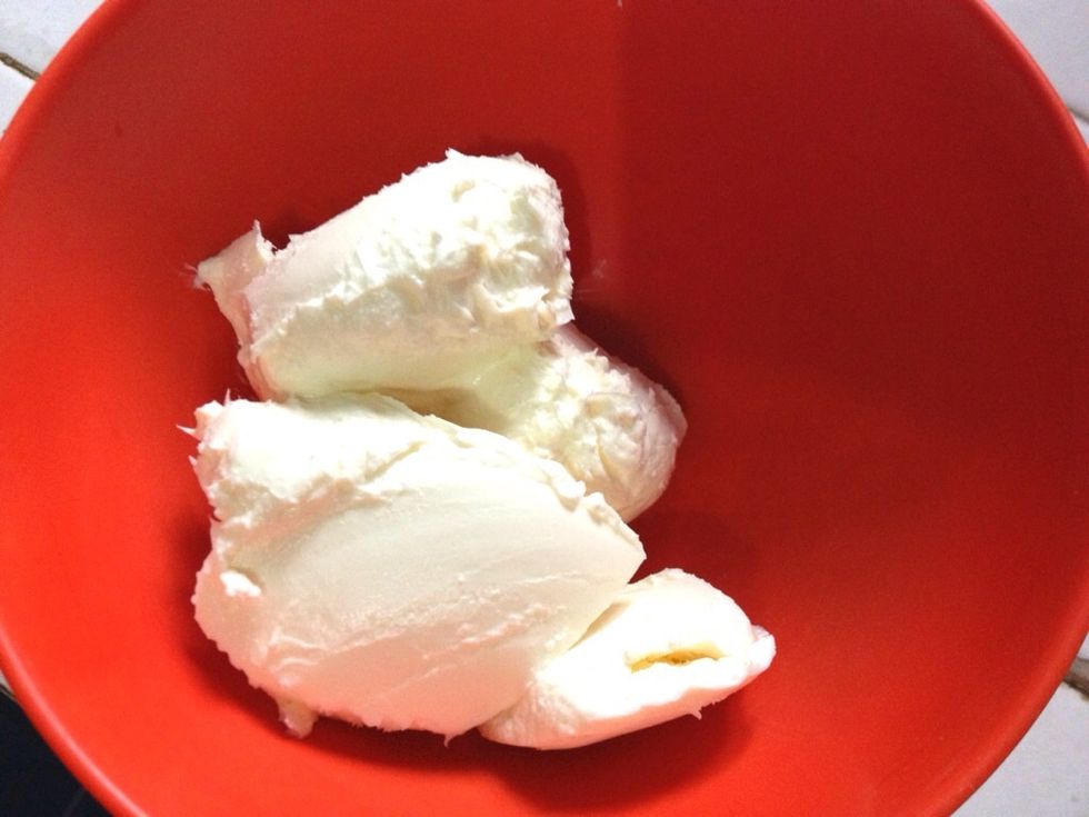 Discard the liquid and measure out 1 1/4 cups of the drained yogurt. Set aside