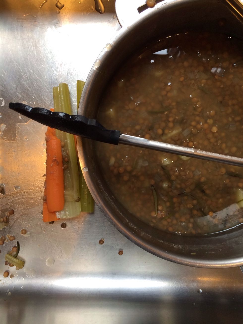 Discard the rosemary, celery and carrots.