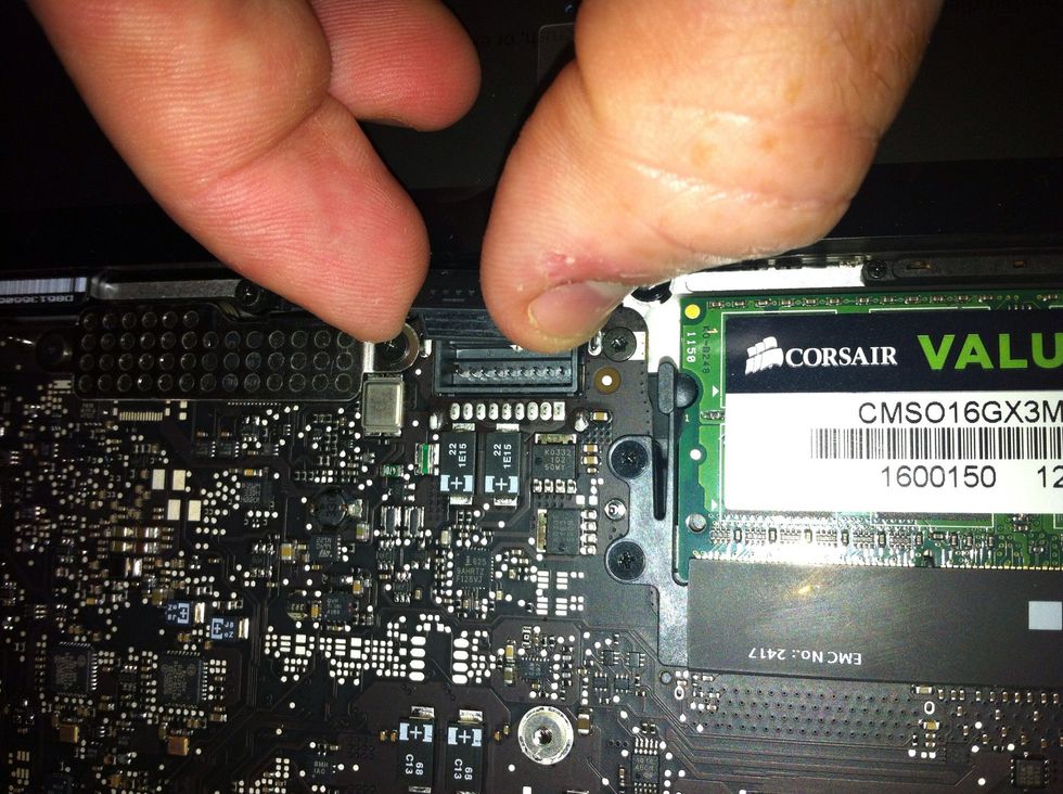 Disconnect battery before replacing any parts in your macbook