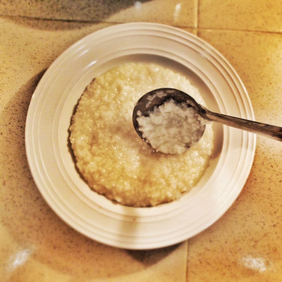 Dish out the porridge to a deep dished plate.