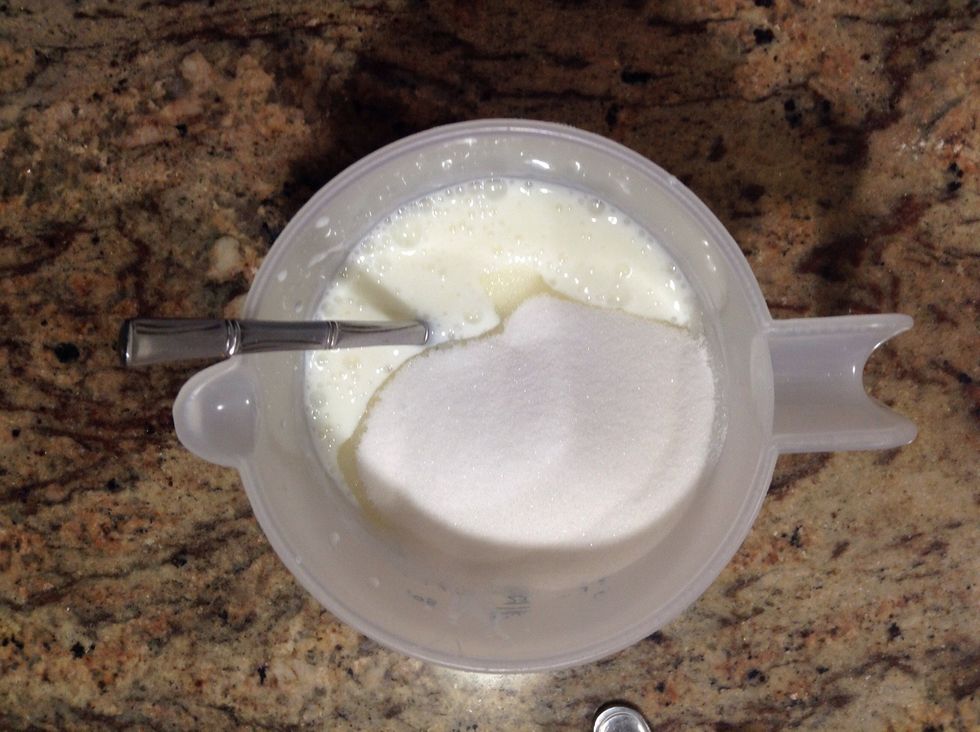 Dissolve sugar in the buttermilk