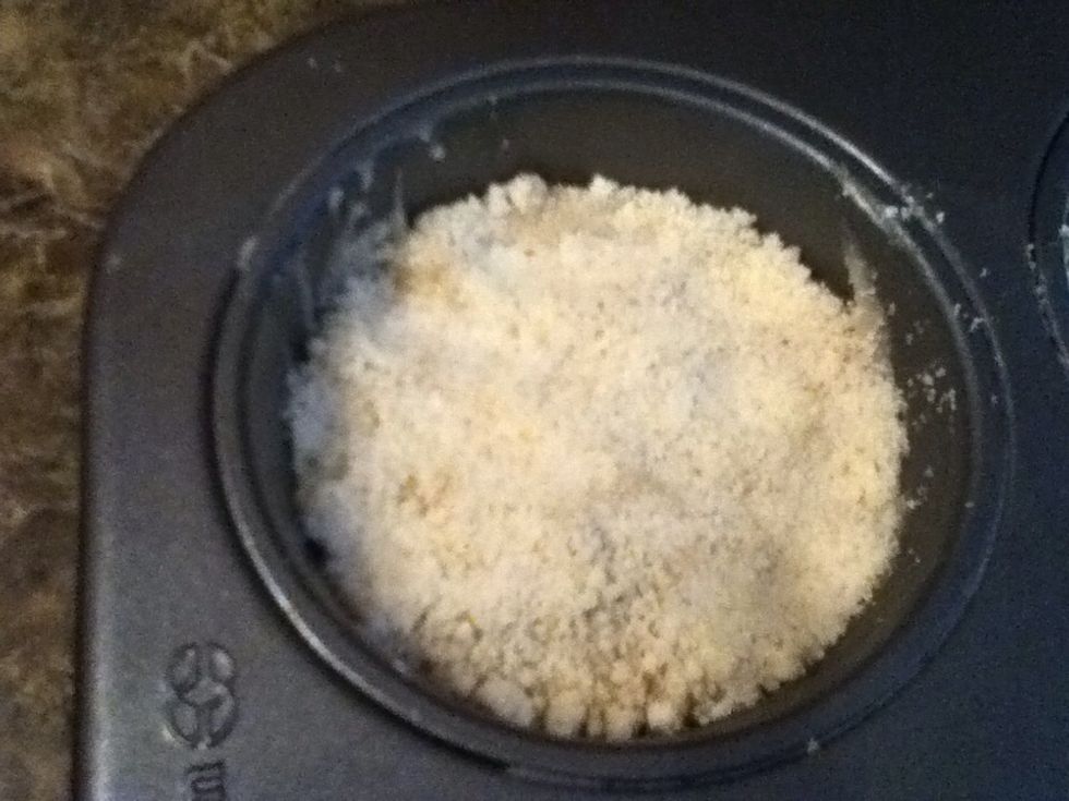 Divide reserved crumb mixture over batter and lightly press in.