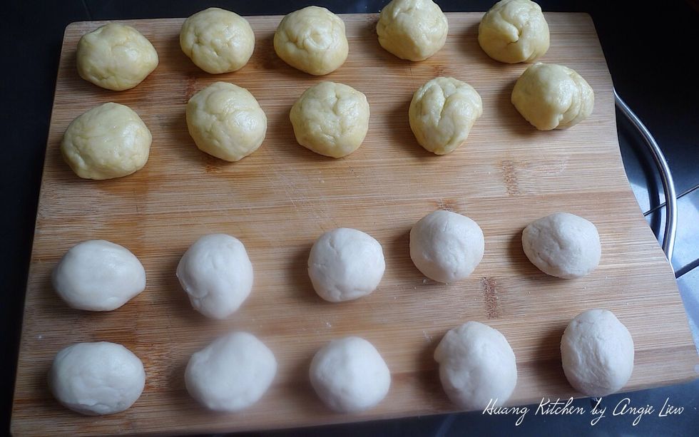 Divide the yellow WATER dough into 10 portions, 30g each. Divide the white OIL dough into 10g portions,18g each.