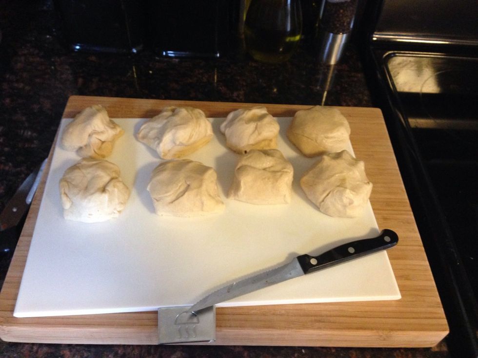 Divide your dough into 8 equal pieces!