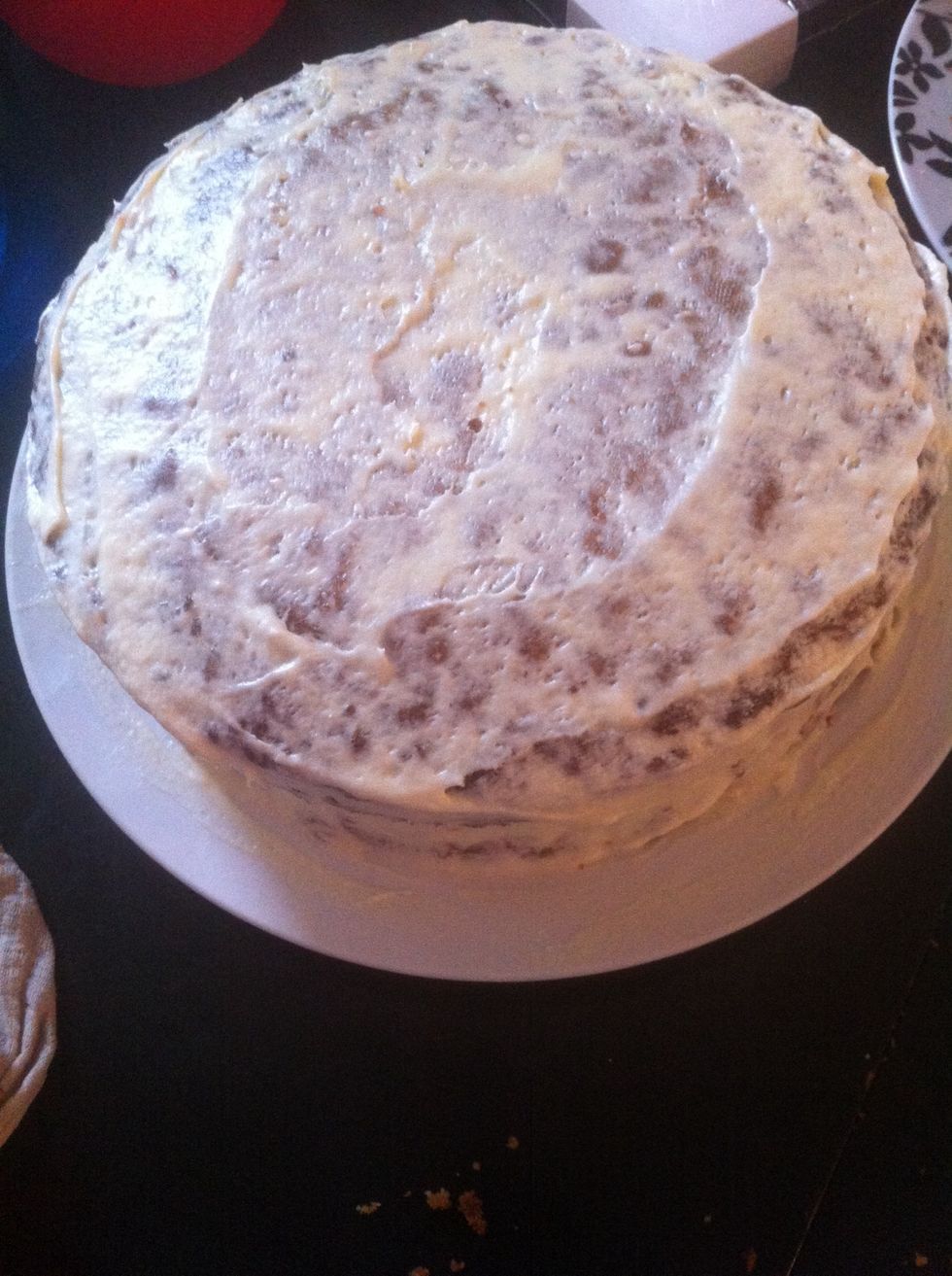 Do a crumb coat and put in fridge for 30min if your cake is very crumbly like mine \ud83d\ude1c ( skip this step if not or in a hurry )