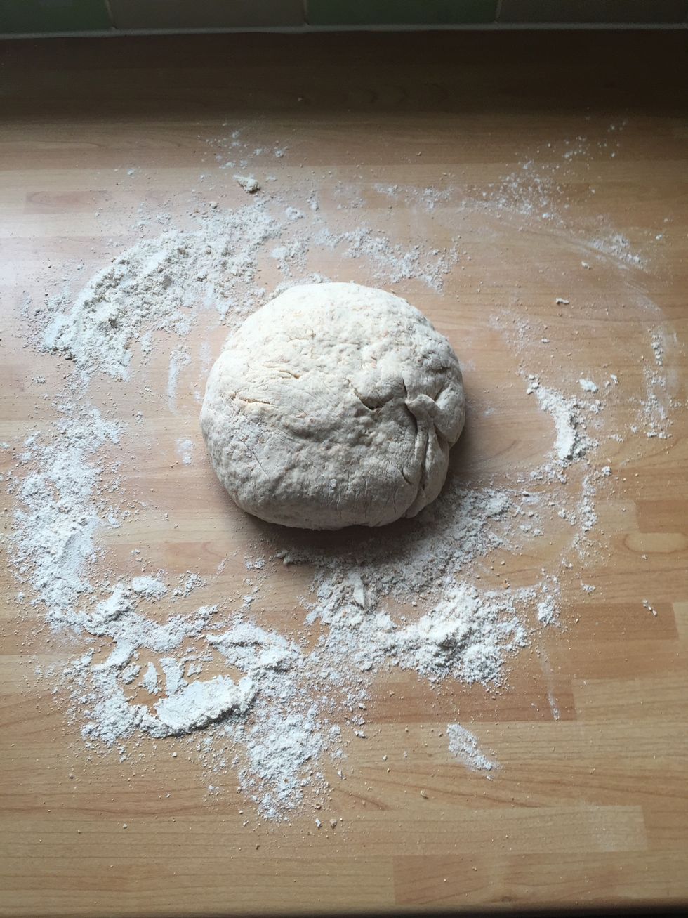 Do a final small kneed together no more than 20 seconds, just to get ur mixture together in a nice ball