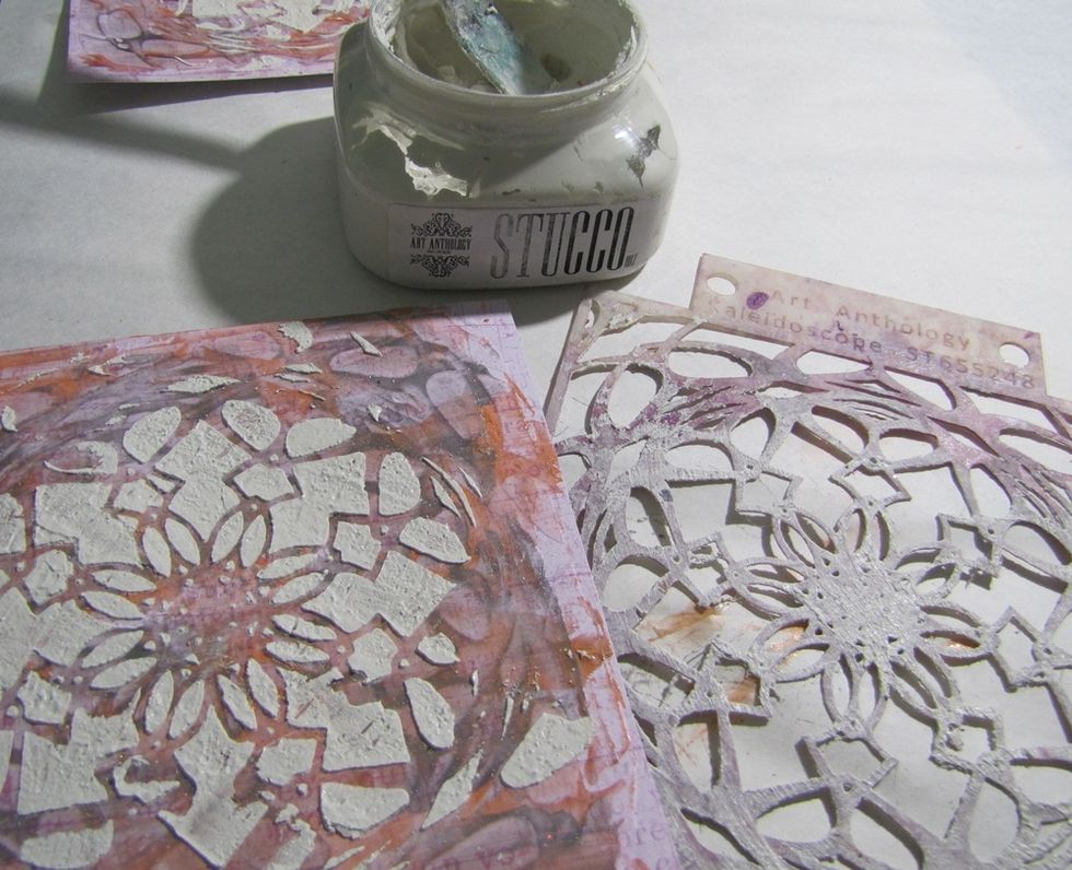 Do all the same with the second piece of paper. Let it dry.