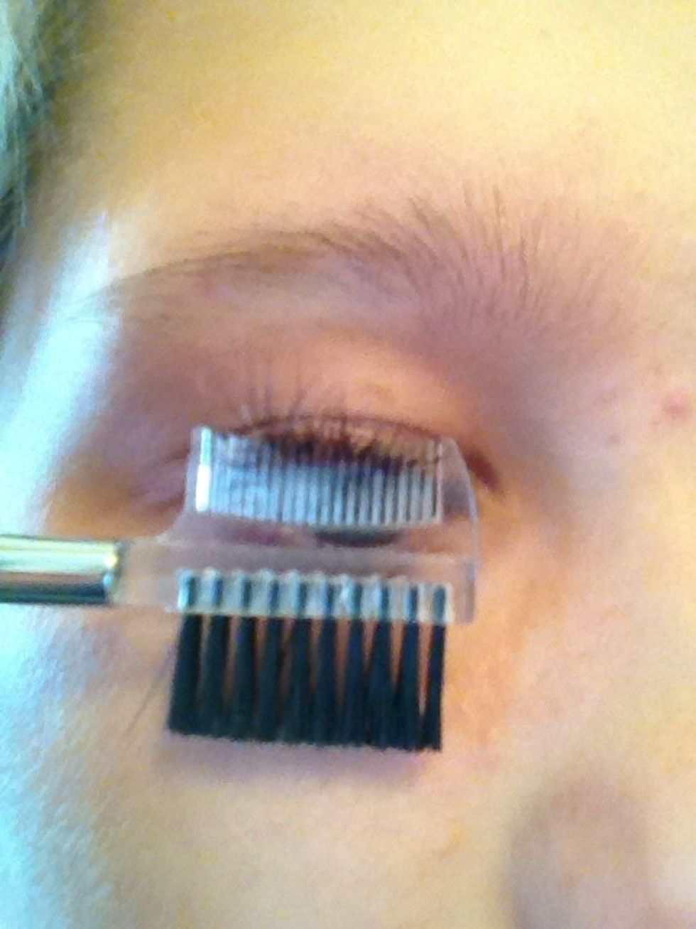 Do as directed in the previouse picture. Just comb through