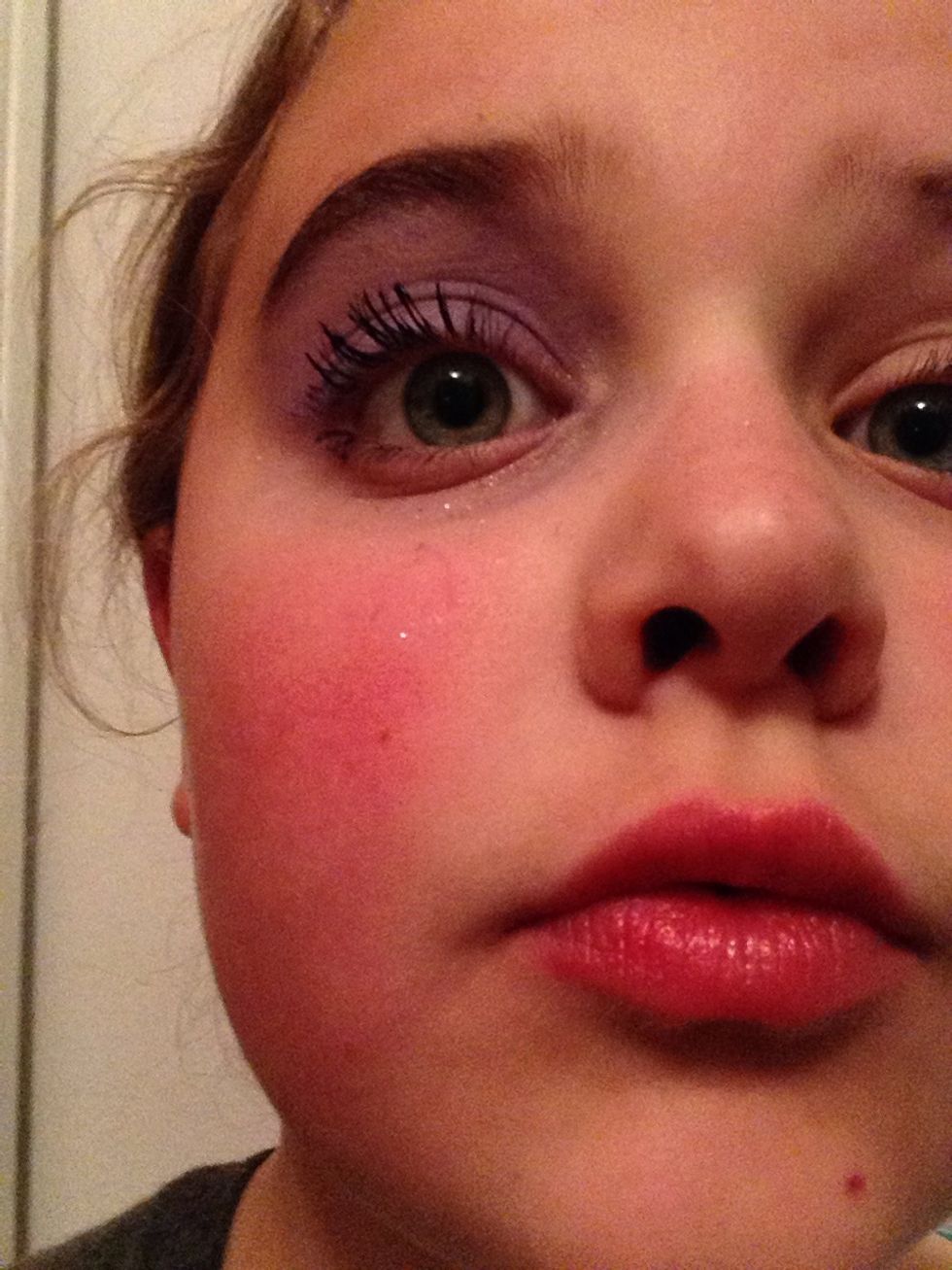 Do some major mascaraing