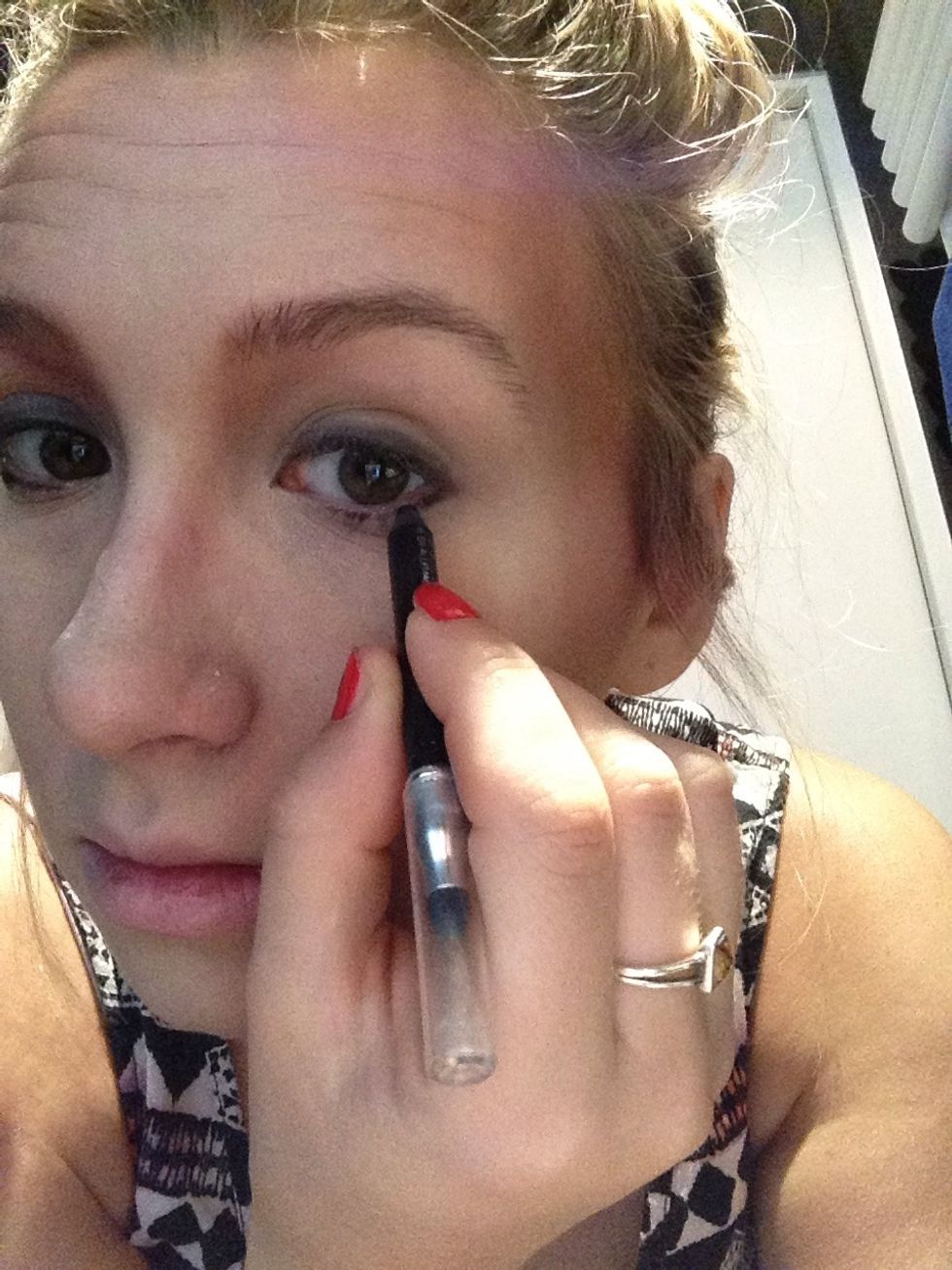 Do the same under your lid