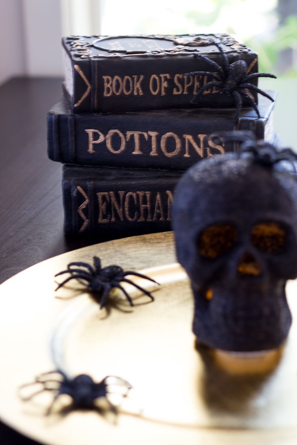 Doesn't the decor look spooky-riffic?