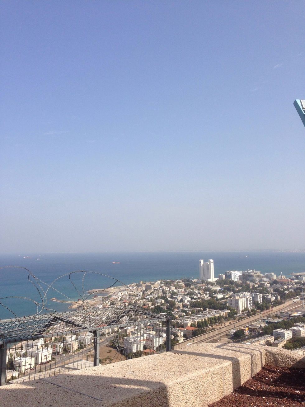 Don't dwell in the past, don't worry about the future, consent- rate your mind on the present moment. This will help you succeed by showing you if you concentrate and stay calm things will be alright