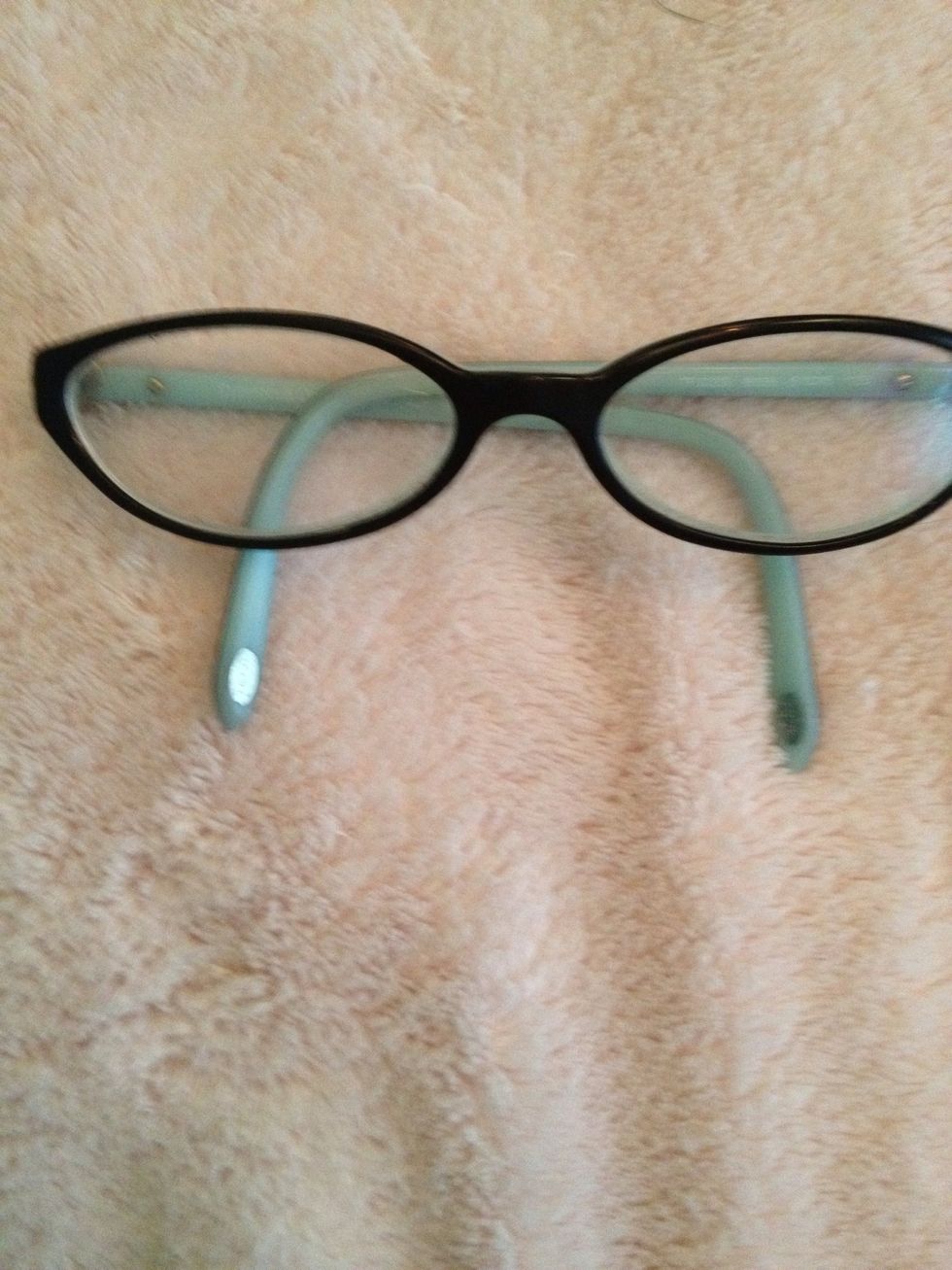 DON'T WEAR YOUR GLASSES!!!!!