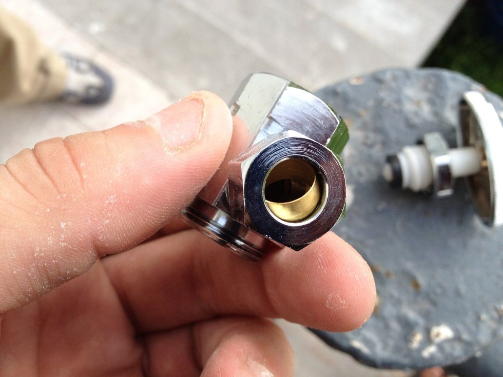 Don't worry about this part. For the purposes of this tutorial, you won't need it or the metal housing, but I'll explain what it's for at the end... you know, for posterity.