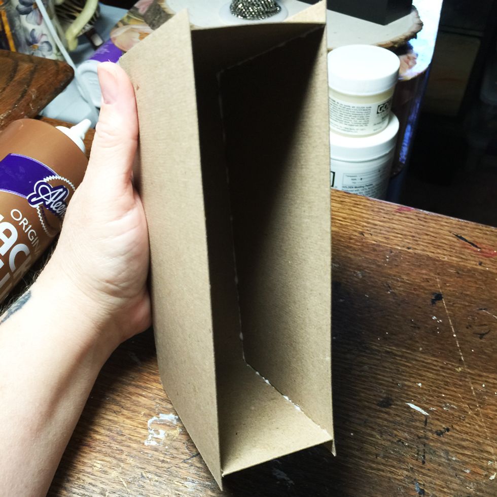 How to assemble a secret spell book box - B+C Guides