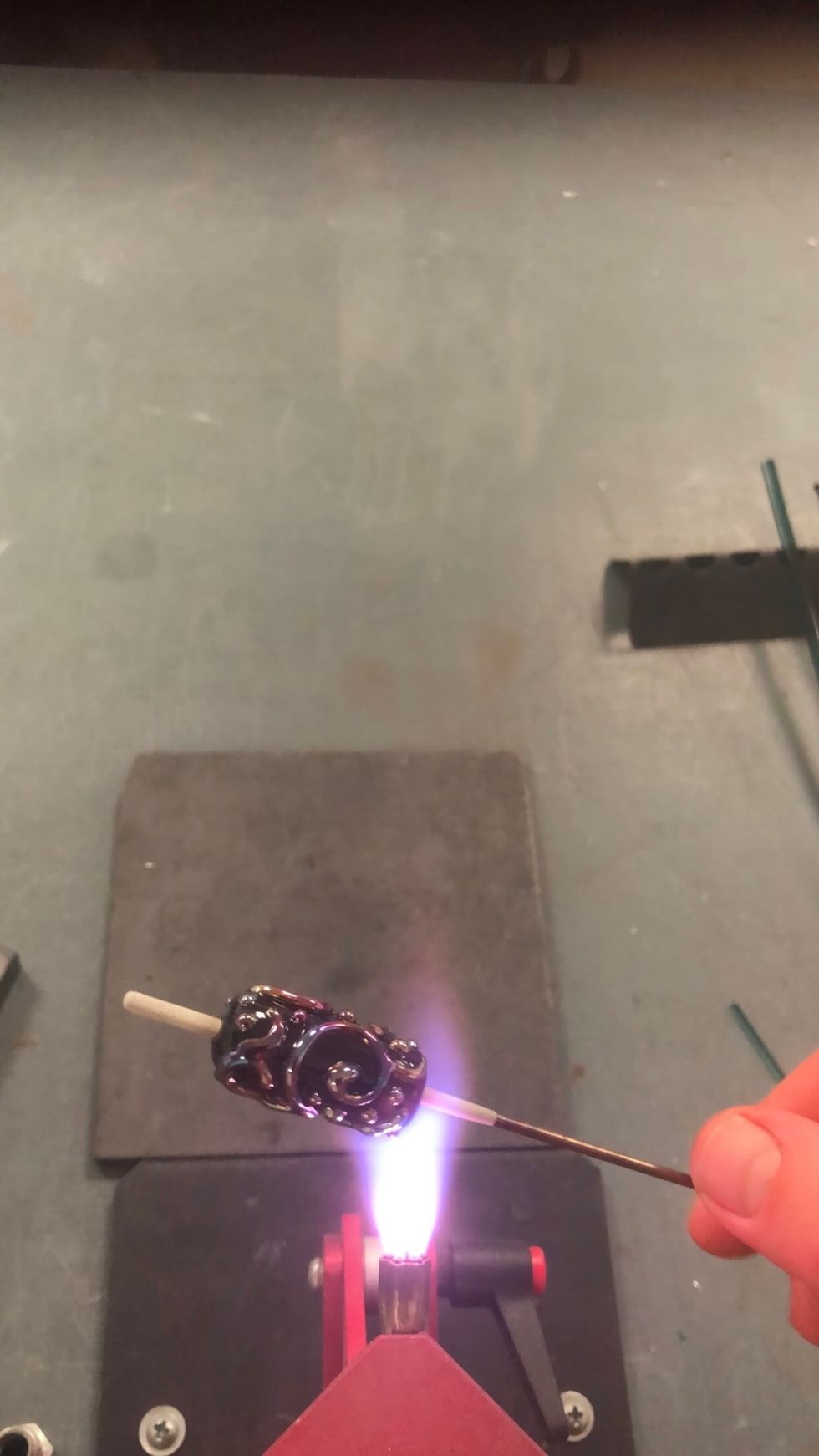 Don\u2019t forget to expose the ends to the reduction flame.