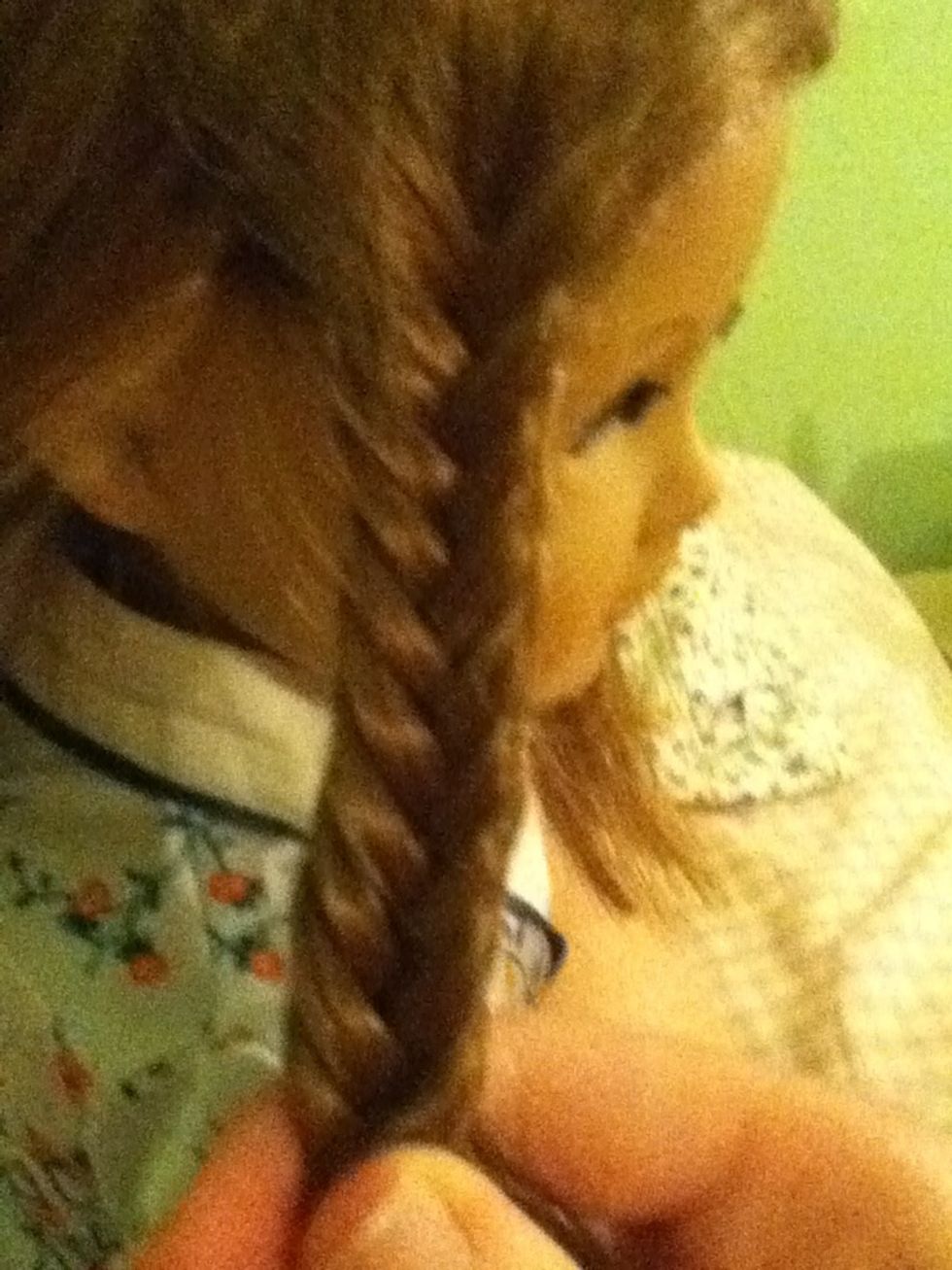 Done! Now you have a beautiful fishtail braid!!