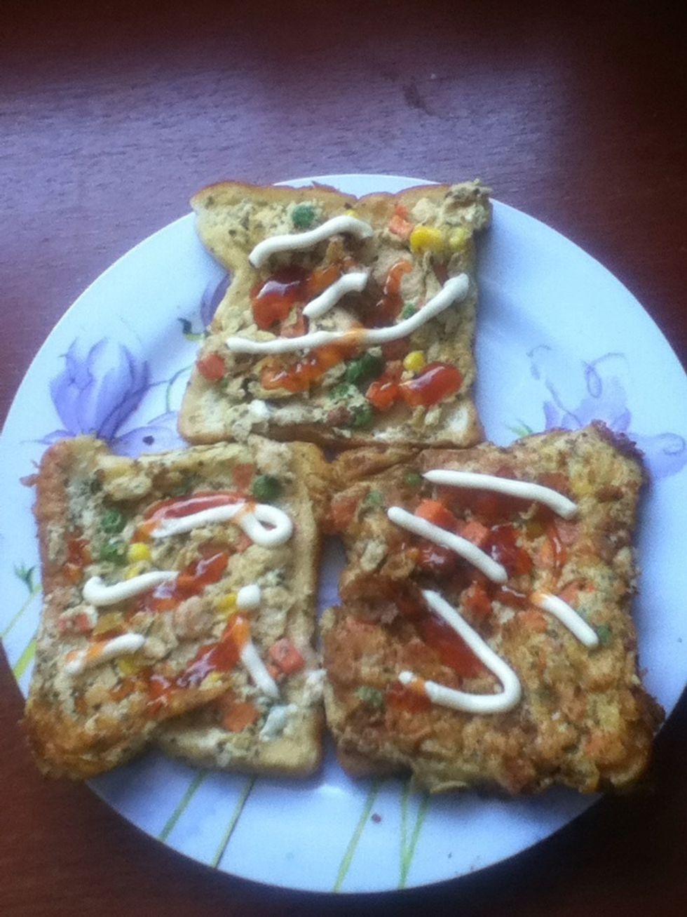 Done! Spread some mayo and chilli sauce over the top. Hope you guys like it! :)