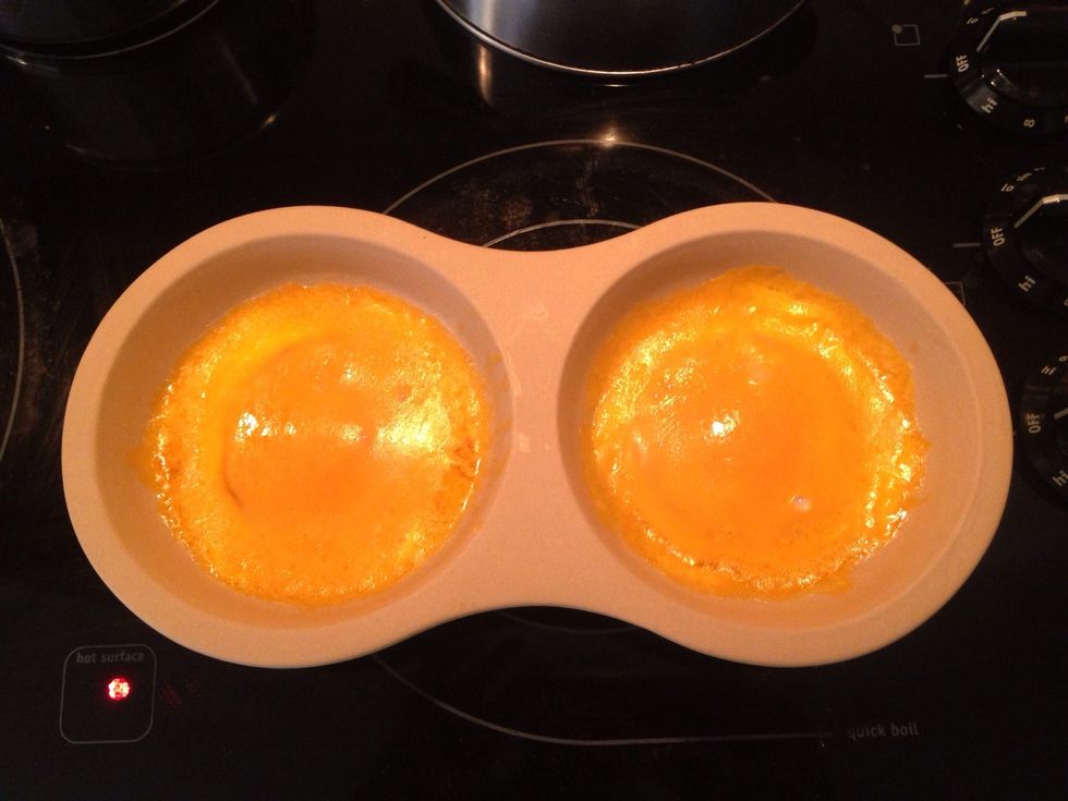 Done to perfection in just 2 minutes, ready to be placed on muffin.