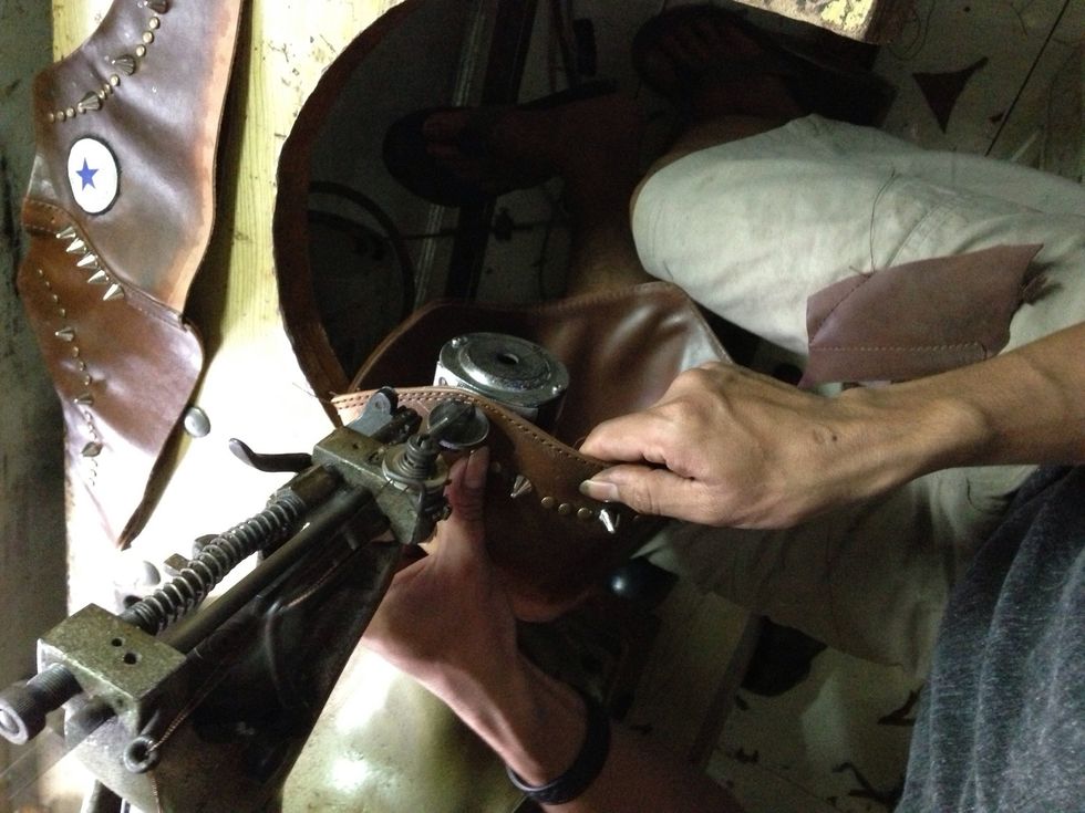 Double stitch the upper and the lining, remember to copy the stitch as the original..