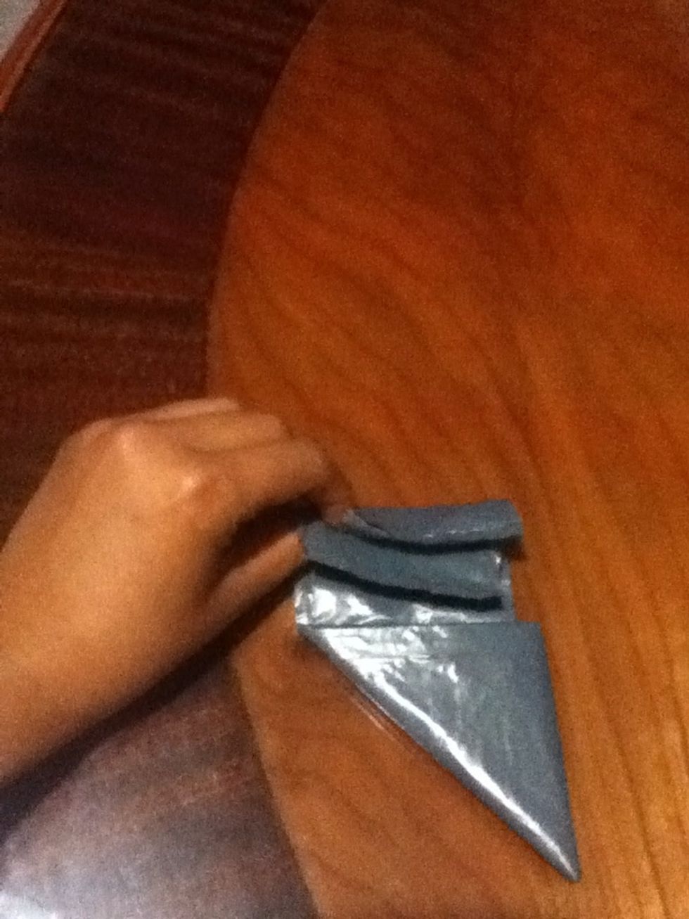 doubles the leftovers and stick in the space that is formed by folding the bag