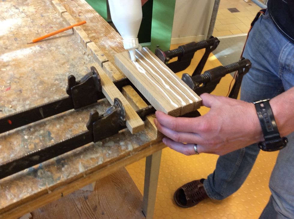 Dra p\u00e5 lim p\u00e5 bitarna.