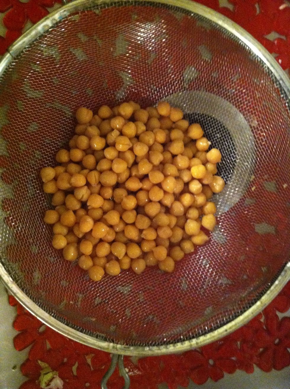 Drain and rinse the garbanzo beans well.