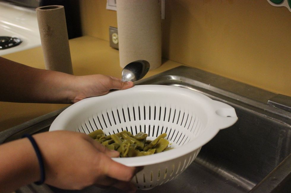 Drain liquid from bean in a strainer.