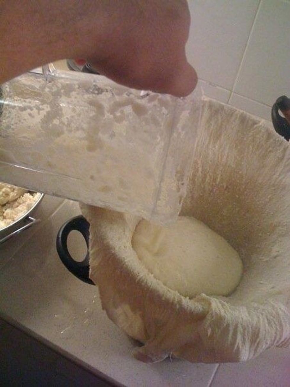 Drain the blended mixture into boiling pot or stock pot lined with cheese cloth, discard the fibre.
