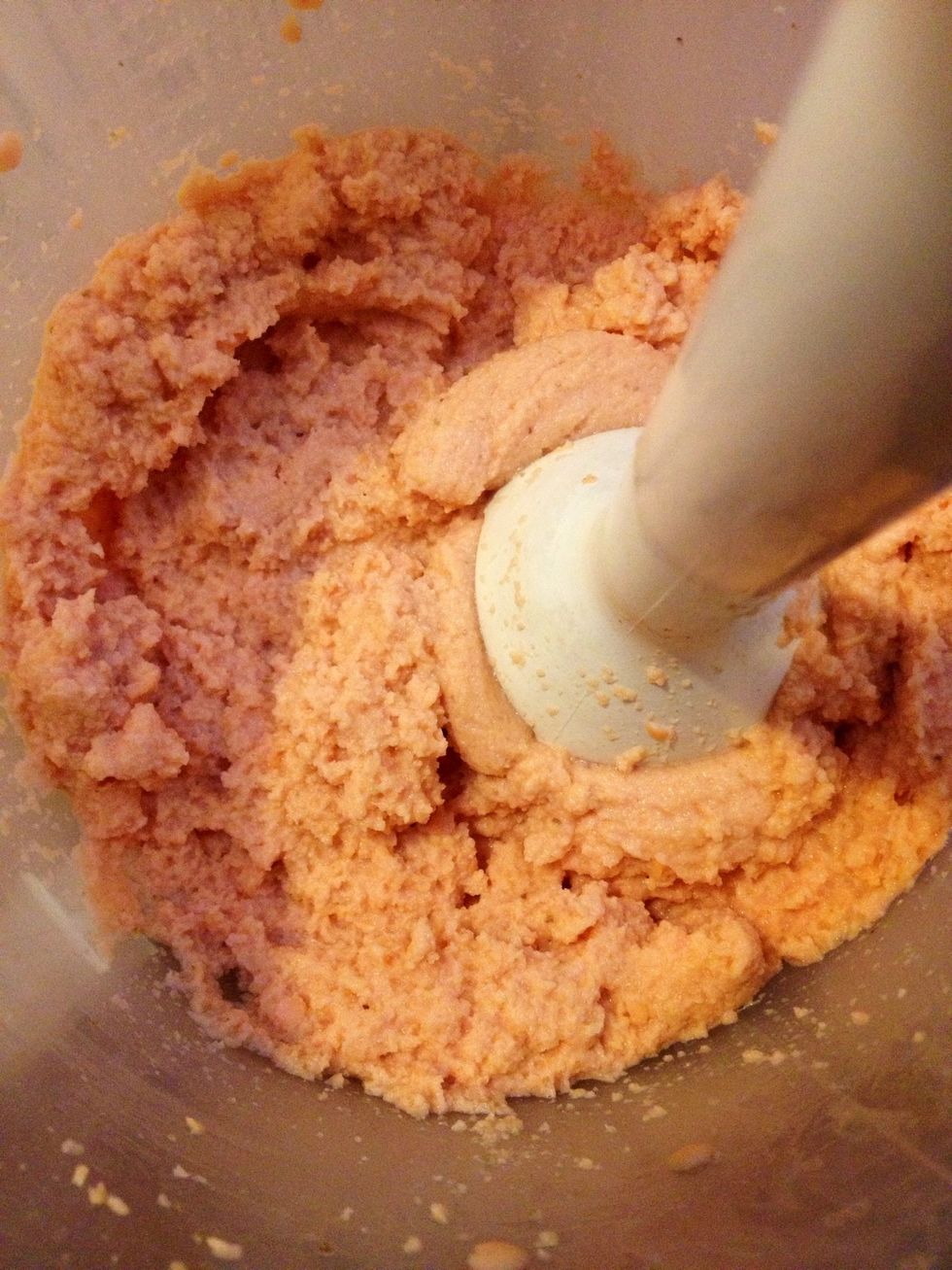 Drain the lentils, put them in a bowl with the cumin and salt. Mix until a thick paste a bit lumpy and form balls the size of a walnut.