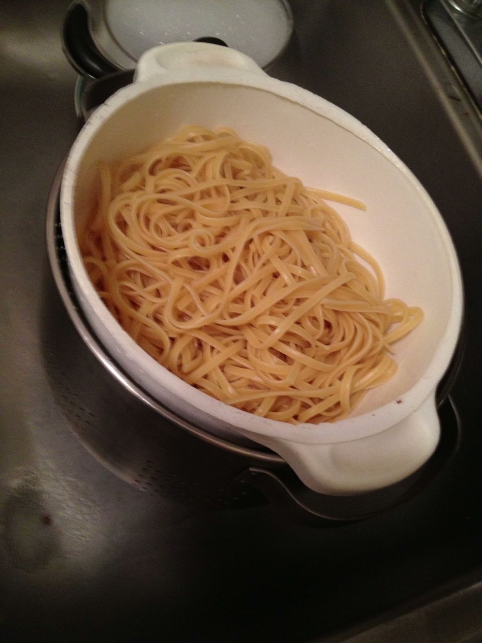 Drain the pasta well in a colander.