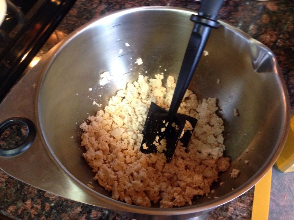 Drain tofu, then finely "chop" in medium bowl. Here, I used Pampered Chef Mix'N'Chop in 4 Qt Stainless Mixing Bowl. The chopped tofu will resemble scrambled eggs.