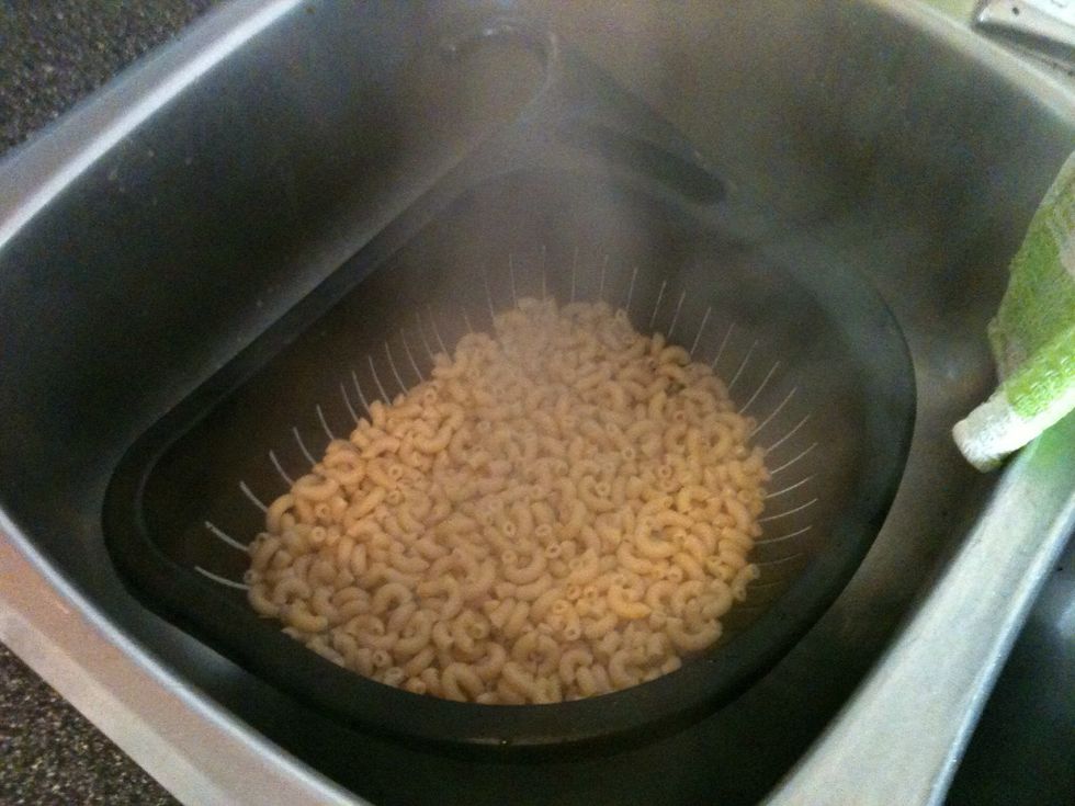 Drain your pasta. I like to give the wet noodles a few dashes of onion powder, then shake out the excess water. Measure out 3-3 1/3 cups of pasta and put in a large bowl.