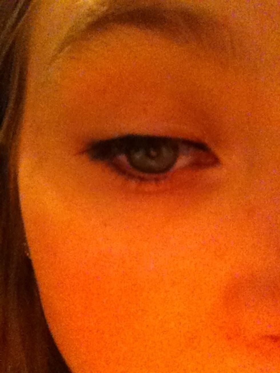 Draw a thin line with your eyeliner!