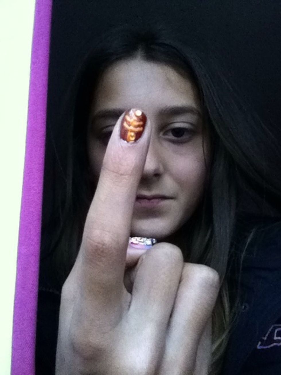 Draw lines coming out to look like leaf veins