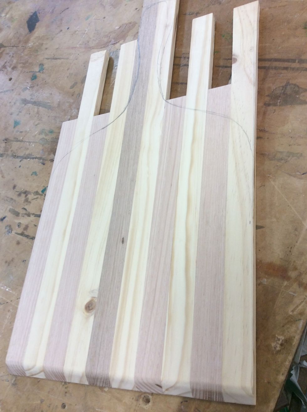 Draw template onto pizza padal